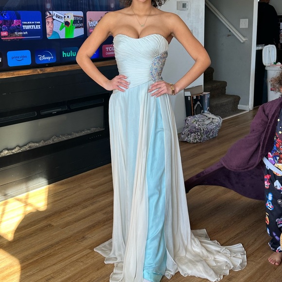 White Sherri Hill with blue underlay perfect for prom or pageant - Picture 5 of 5